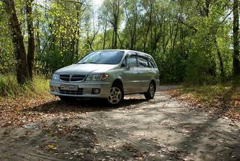 2000 Nissan Presage Photos