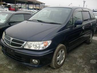 2000 Nissan Presage Photos