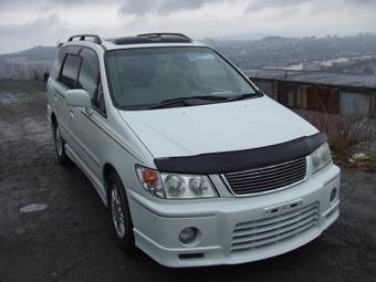 2000 Nissan Presage Photos