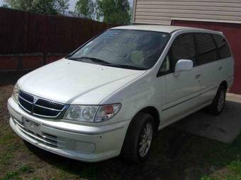 2000 Nissan Presage Photos