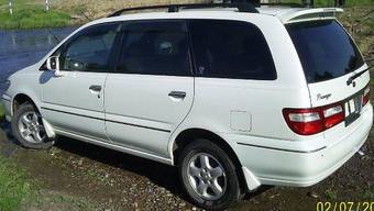 2000 Nissan Presage Pictures