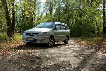 2000 Nissan Presage Pics