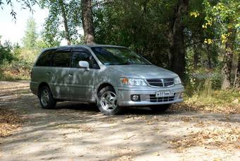 2000 Nissan Presage Pictures