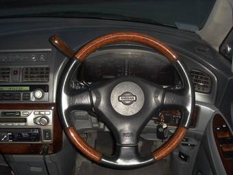 2000 Nissan Presage Photos