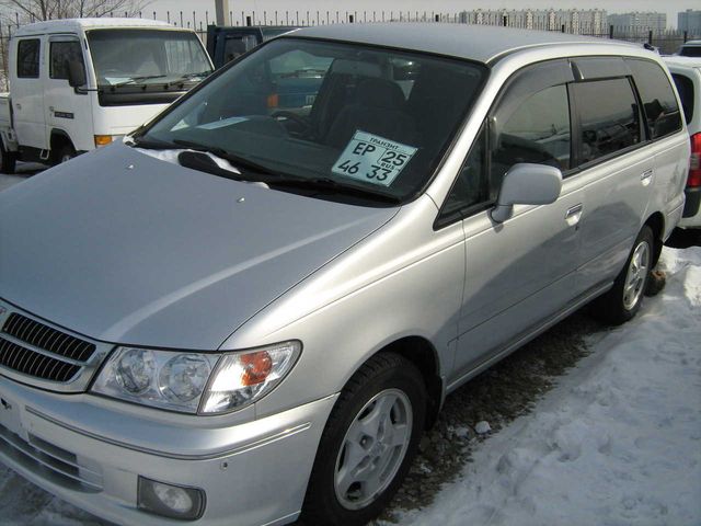 2001 Nissan Presage