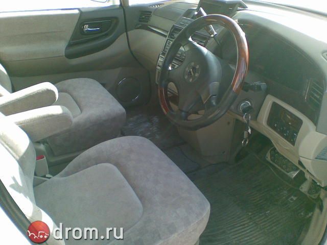 2001 Nissan Presage