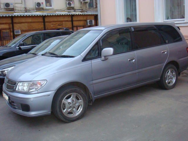 2001 Nissan Presage