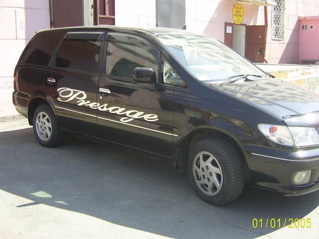 2001 Nissan Presage