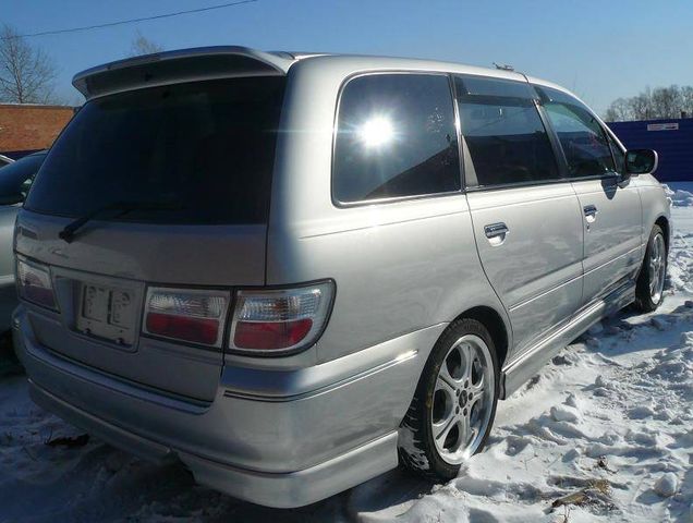 2001 Nissan Presage