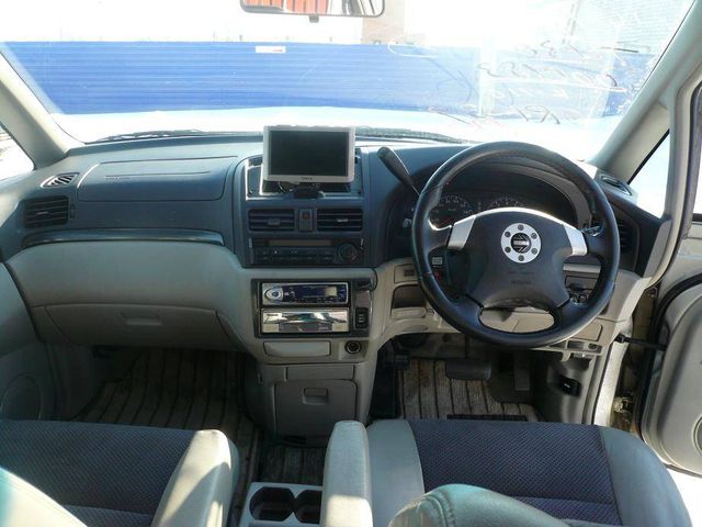 2001 Nissan Presage