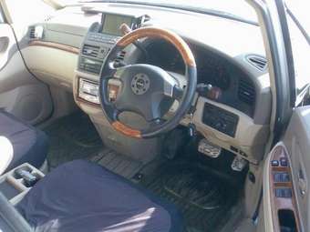 2001 Nissan Presage