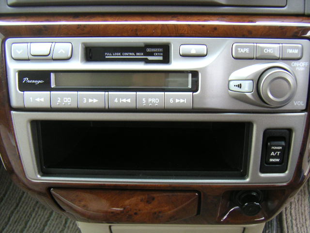 2001 Nissan Presage Images