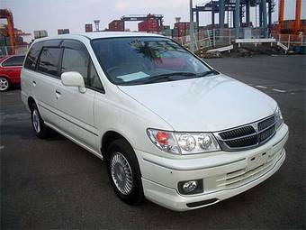 2001 Nissan Presage Photos