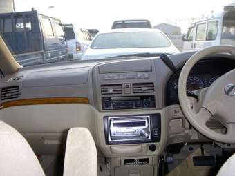2001 Nissan Presage Pictures