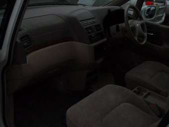 2001 Nissan Presage Pictures