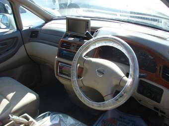 2001 Nissan Presage Photos