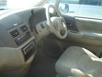 2001 Nissan Presage Photos