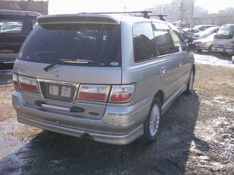 2001 Nissan Presage Pictures