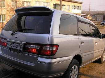 2001 Nissan Presage Pictures