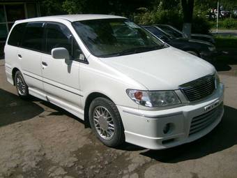 2001 Nissan Presage Pictures