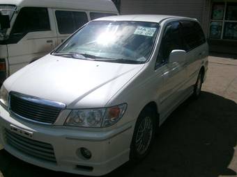 2001 Nissan Presage Pictures