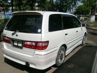 2001 Nissan Presage Pictures