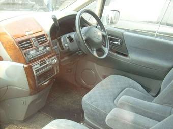 2001 Nissan Presage Pictures
