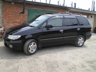 2001 Nissan Presage Pictures