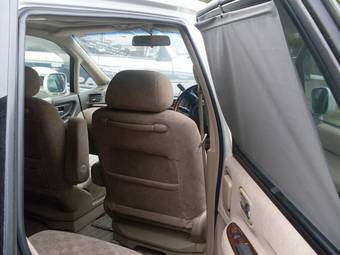 2001 Nissan Presage Pictures