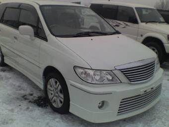 2002 Nissan Presage Photos