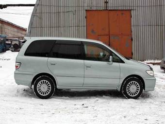 2002 Nissan Presage Photos