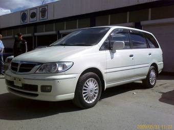 2002 Nissan Presage Photos