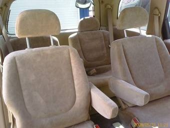 2002 Nissan Presage Images