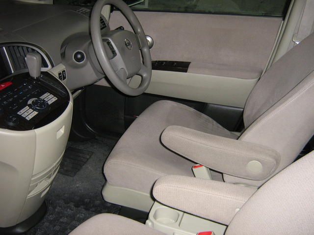 2003 Nissan Presage