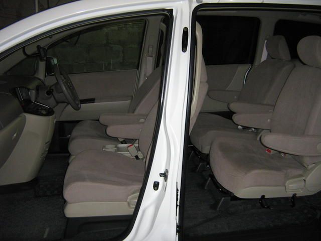 2003 Nissan Presage