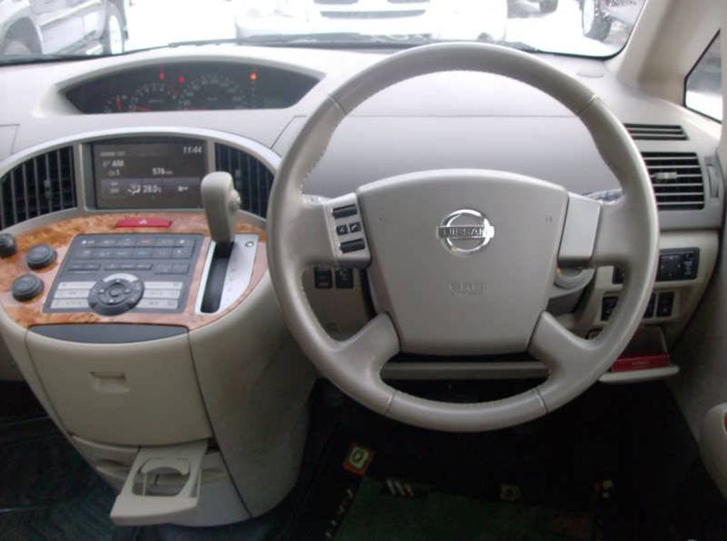 2003 Nissan Presage