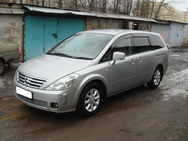 2003 Nissan Presage