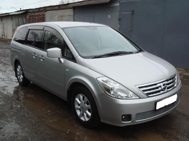 2003 Nissan Presage