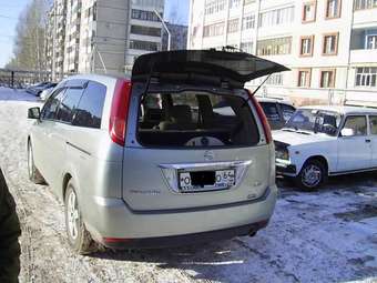 2003 Nissan Presage Pictures