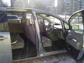 2003 Nissan Presage Pictures