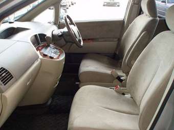 2003 Nissan Presage Images