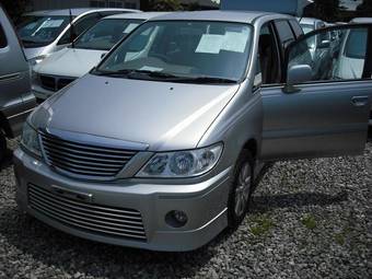 2003 Nissan Presage Photos