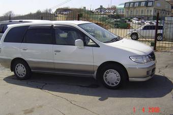 2003 Nissan Presage Pics