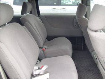 2003 Nissan Presage Pictures