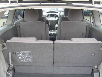 2003 Nissan Presage Pictures