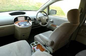 2003 Nissan Presage Pictures