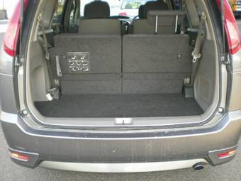 2003 Nissan Presage Photos