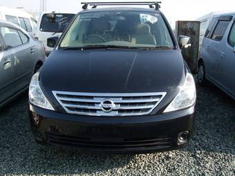2003 Nissan Presage Photos