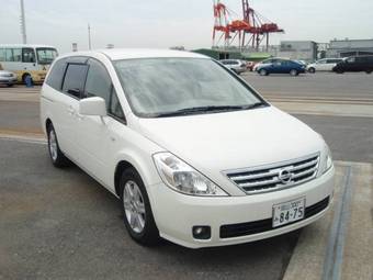 2003 Nissan Presage Pictures