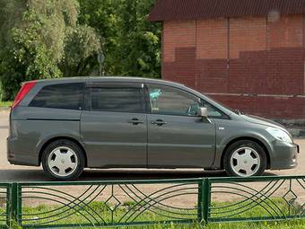 2003 Nissan Presage Photos